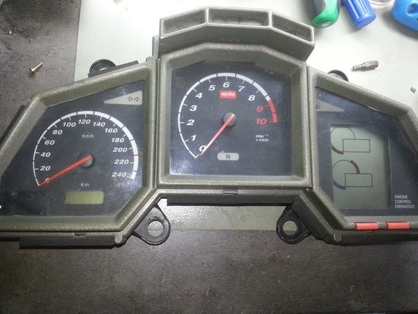 Reparatur Aprilia Caponord RR Kombiinstrument (Tacho Reparatur)
