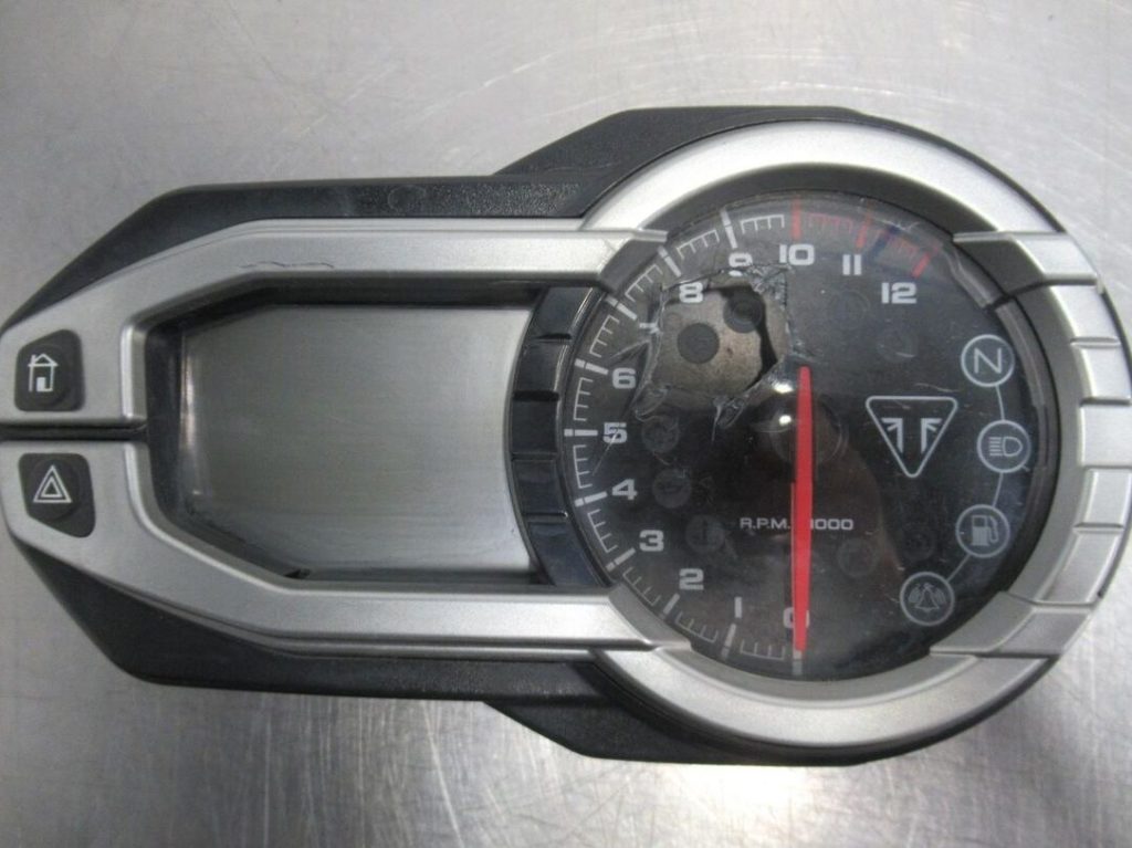 Reparatur Triumph Tiger 800XC Kombiinstrument (Tacho Reparatur)